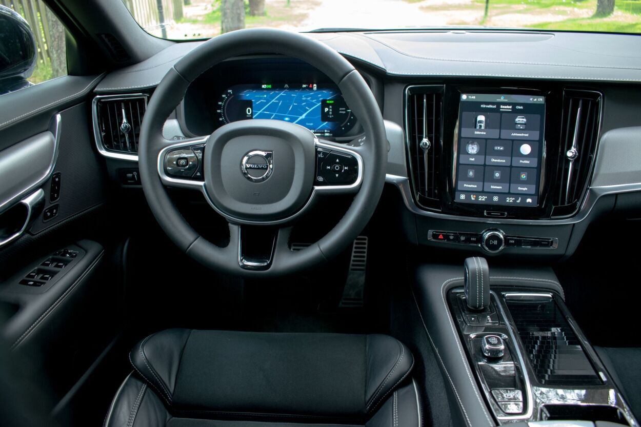 Volvo V90 2022, photo 3/17