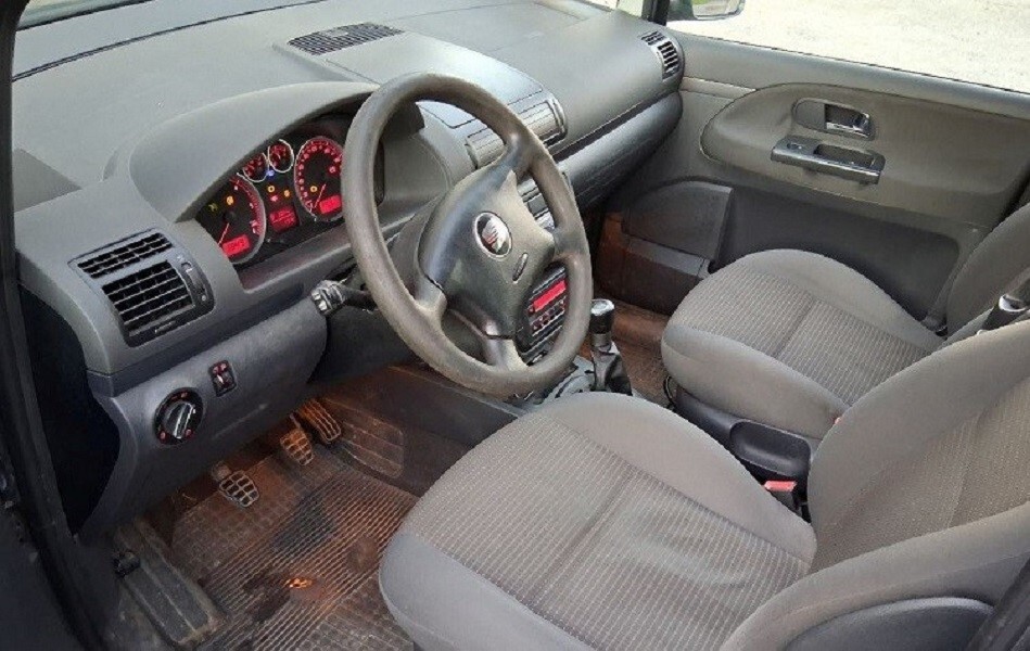SEAT Alhambra 2008, photo 7/10