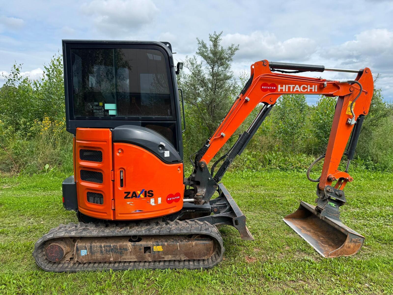 Hitachi ZX26U-6, kuva 7/26