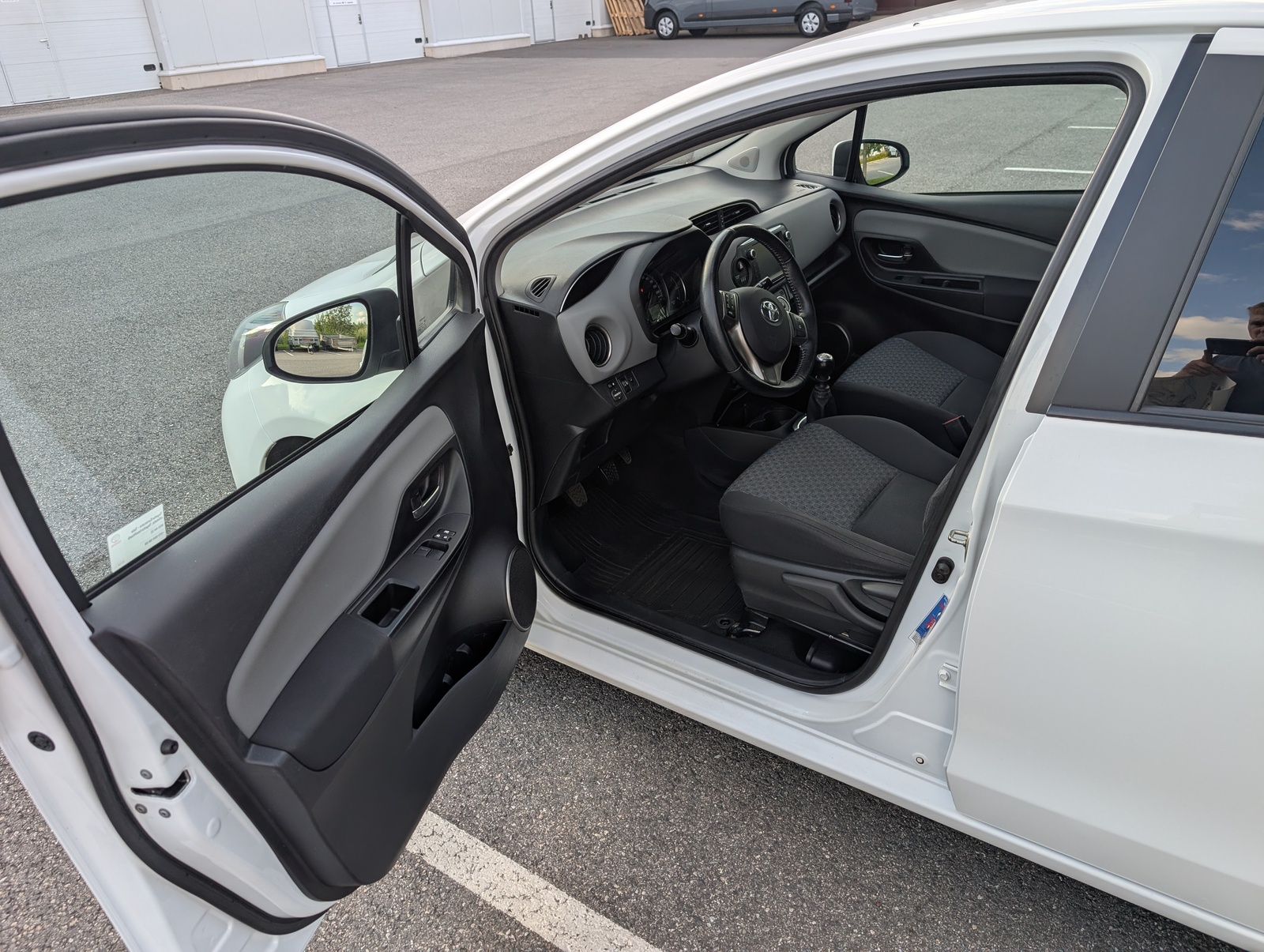 Toyota Yaris 1.3 73kW 2015, kuva 7/7