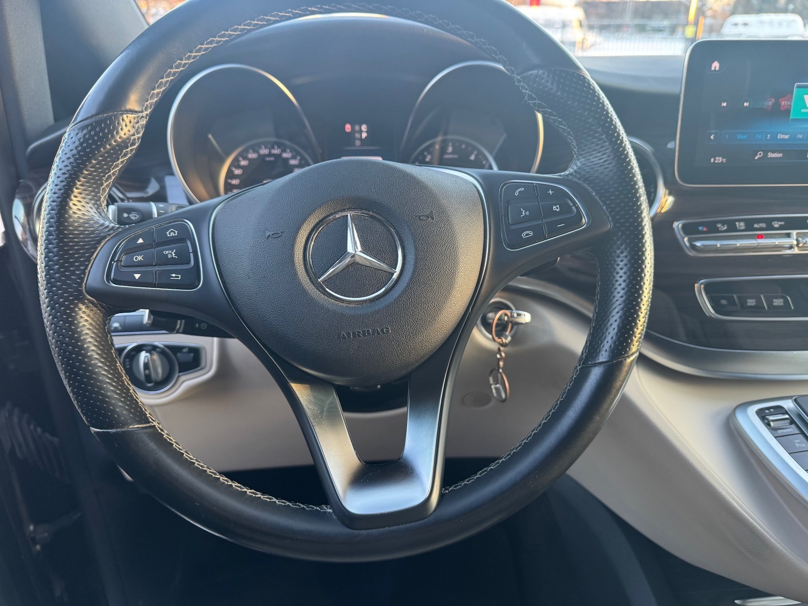 Mercedes-Benz V 250 2022, kuva 6/11