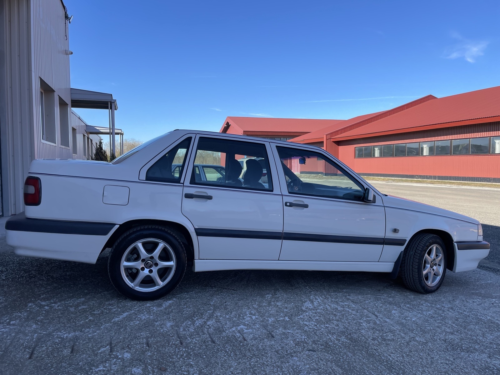 Volvo 850 GLE 1995, photo 4/27