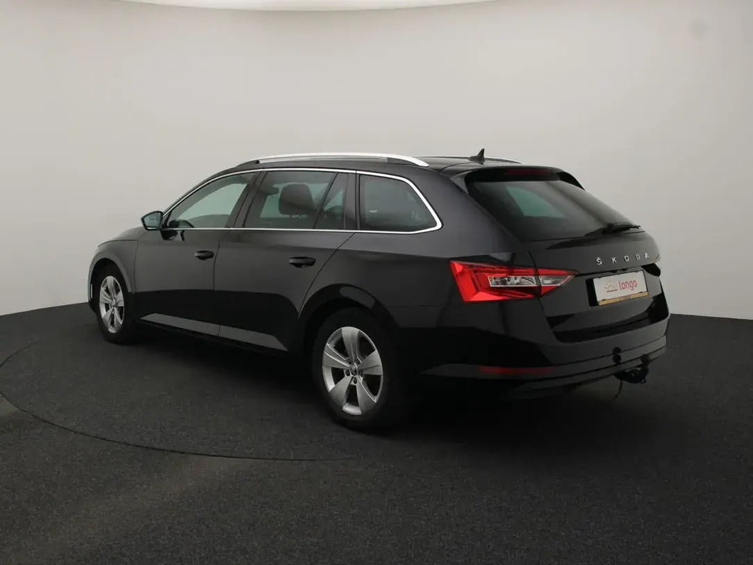 Škoda Superb 2021, photo 7/37