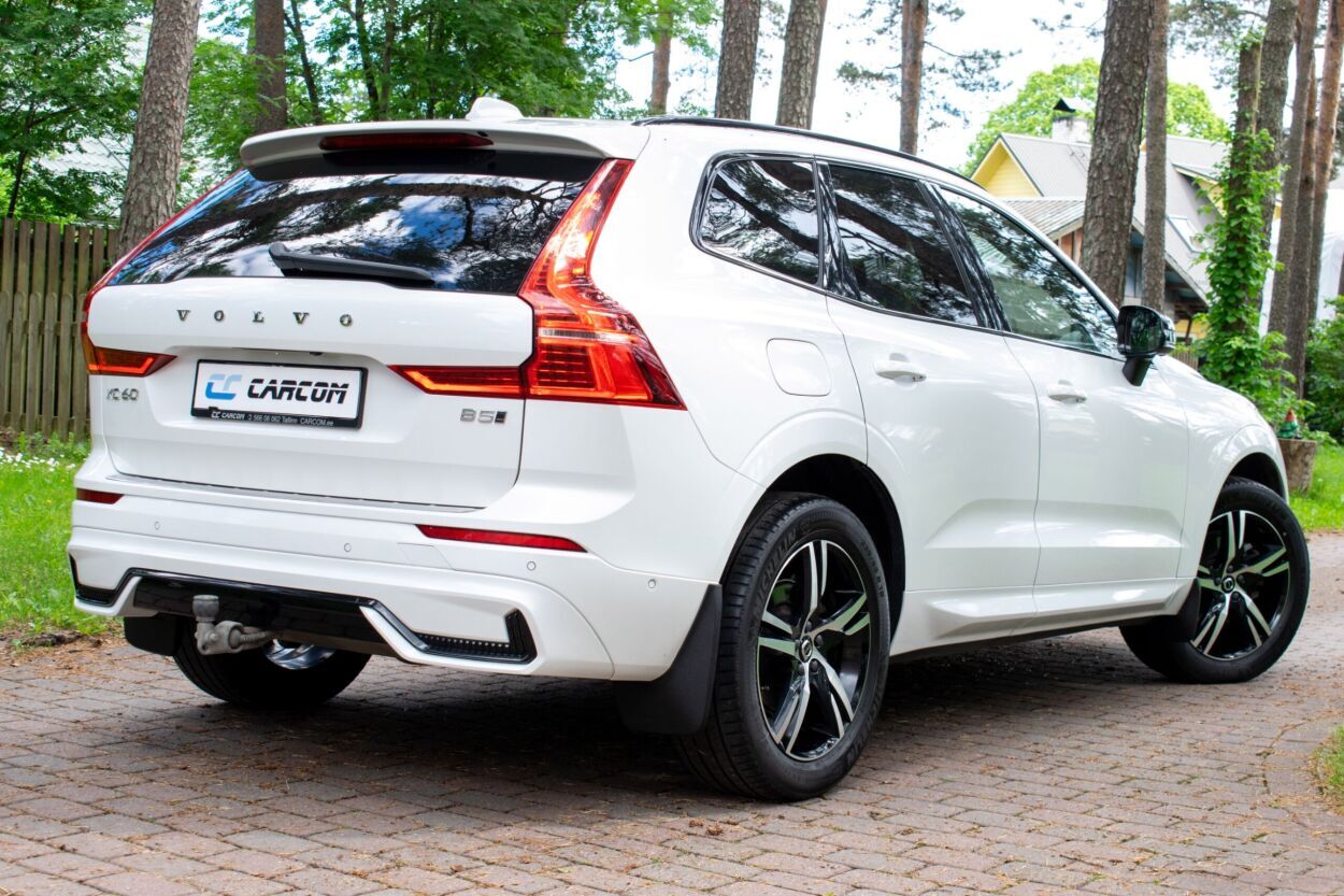 Volvo XC60 2022, photo 2/18