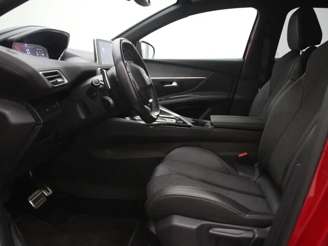 Peugeot 3008 GT Line 1.6 121kW 2018, photo 4/33