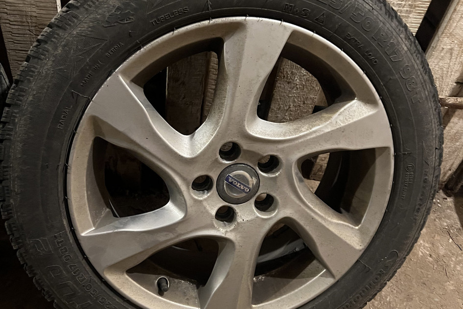 Lietots alloy wheel+summer tire 225/50R17, Volvo