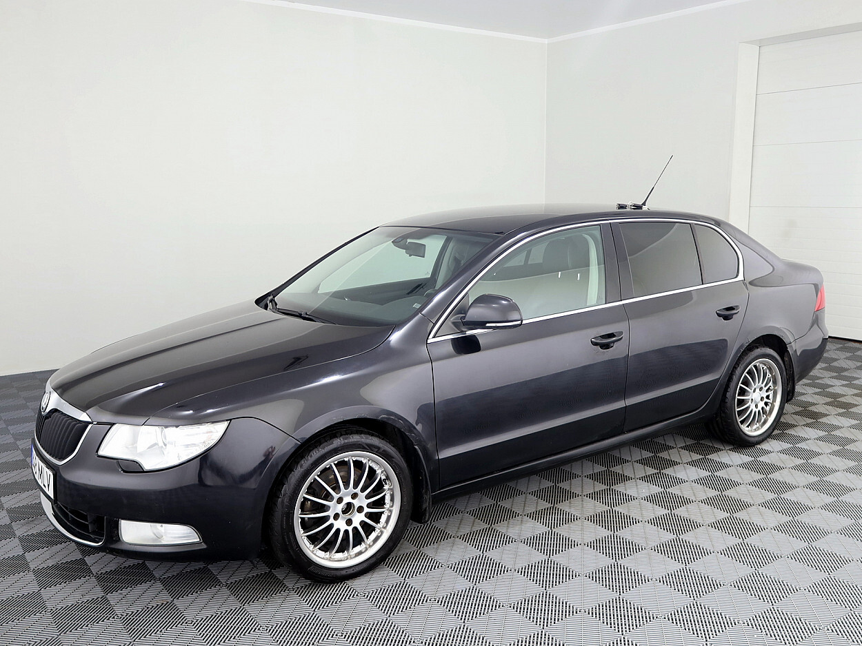 Škoda Superb 2009, photo 2/7