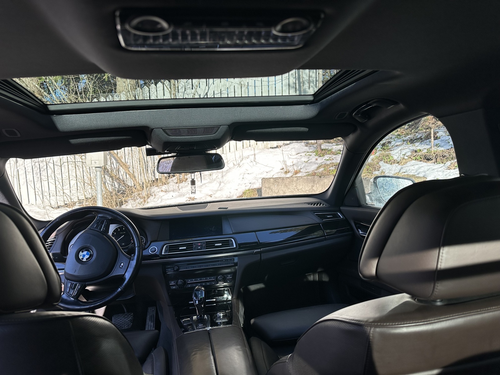 BMW 750 2011, kuva 4/11