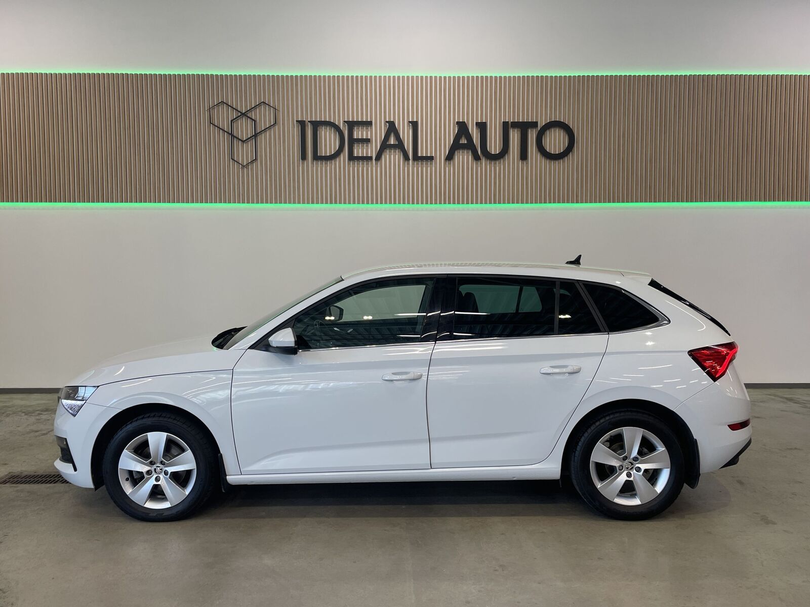Škoda Scala 2022, photo 2/22
