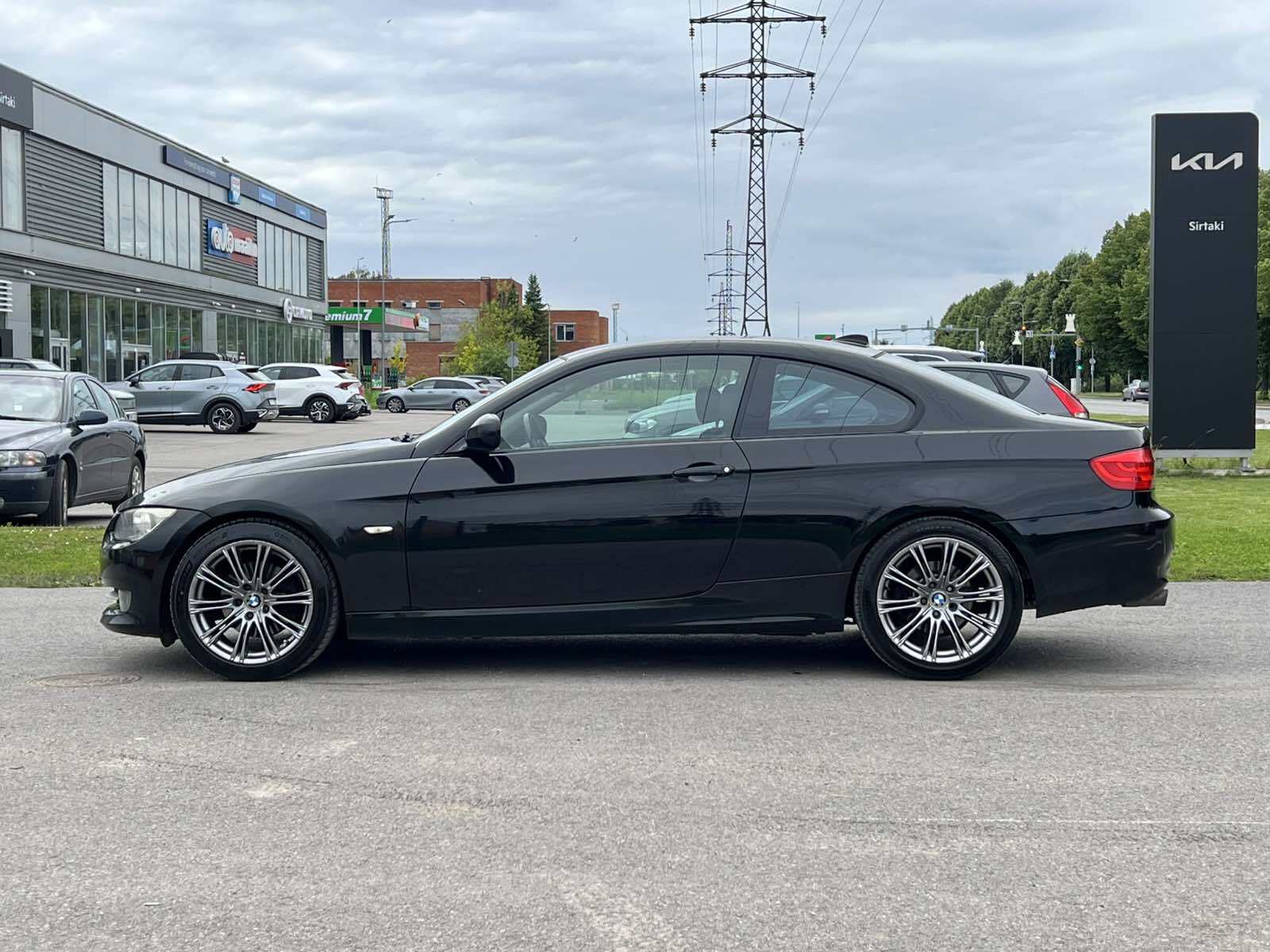 BMW 320 2010, photo 4/10