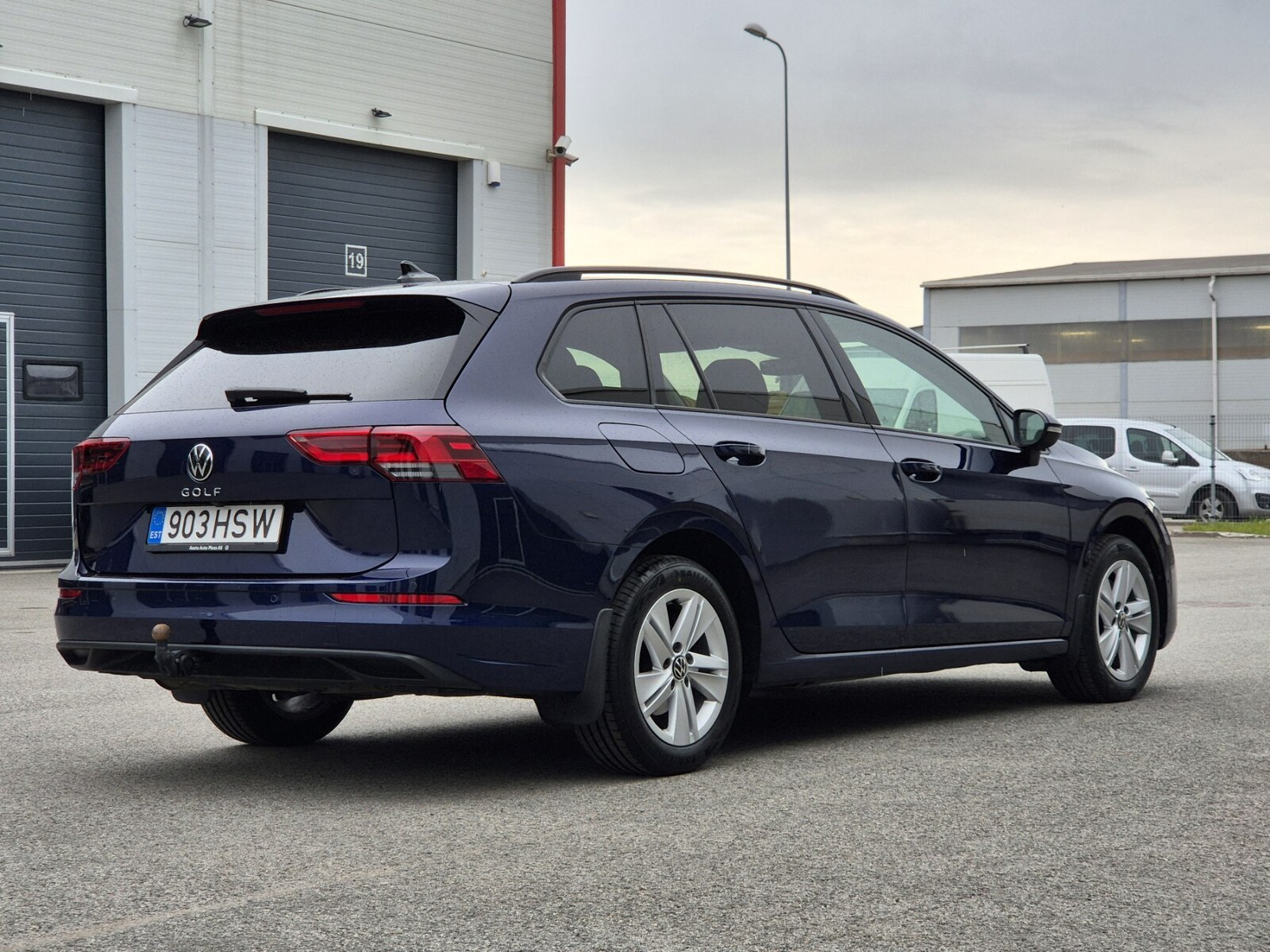 Volkswagen Golf 2023, photo 4/10