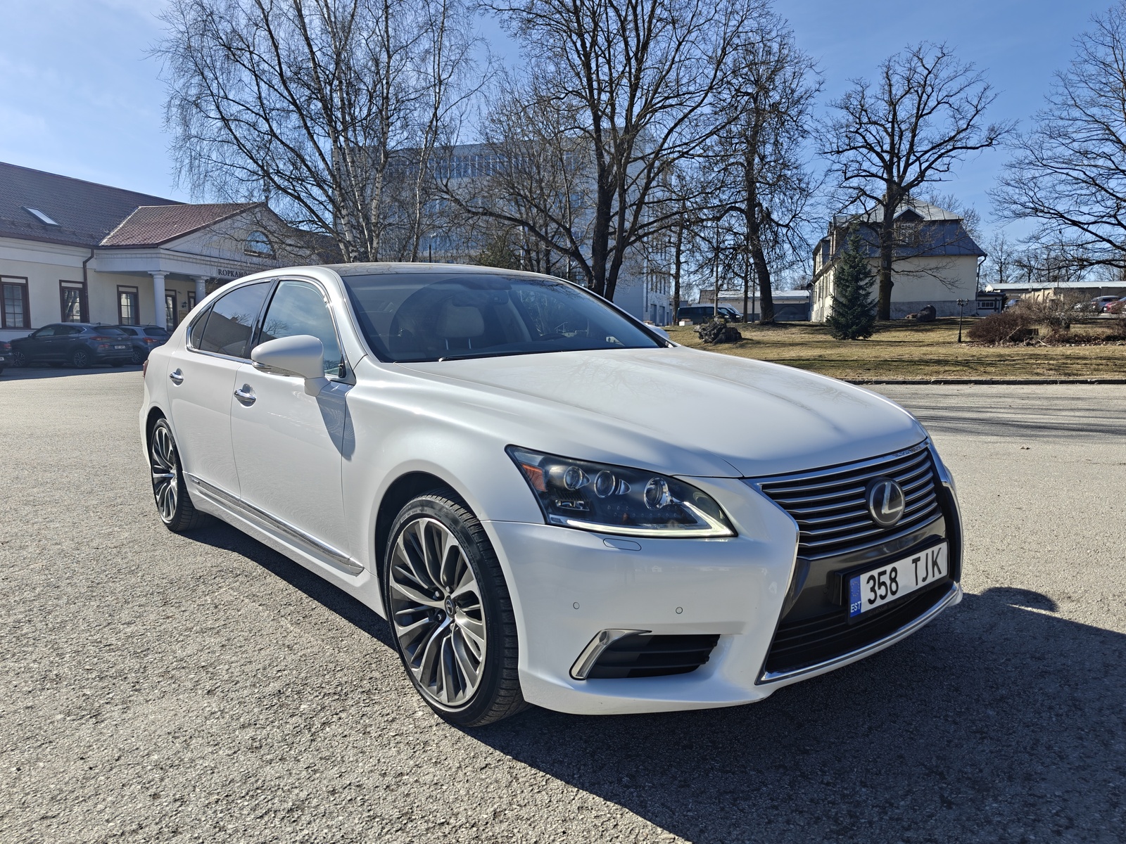Lexus LS 600