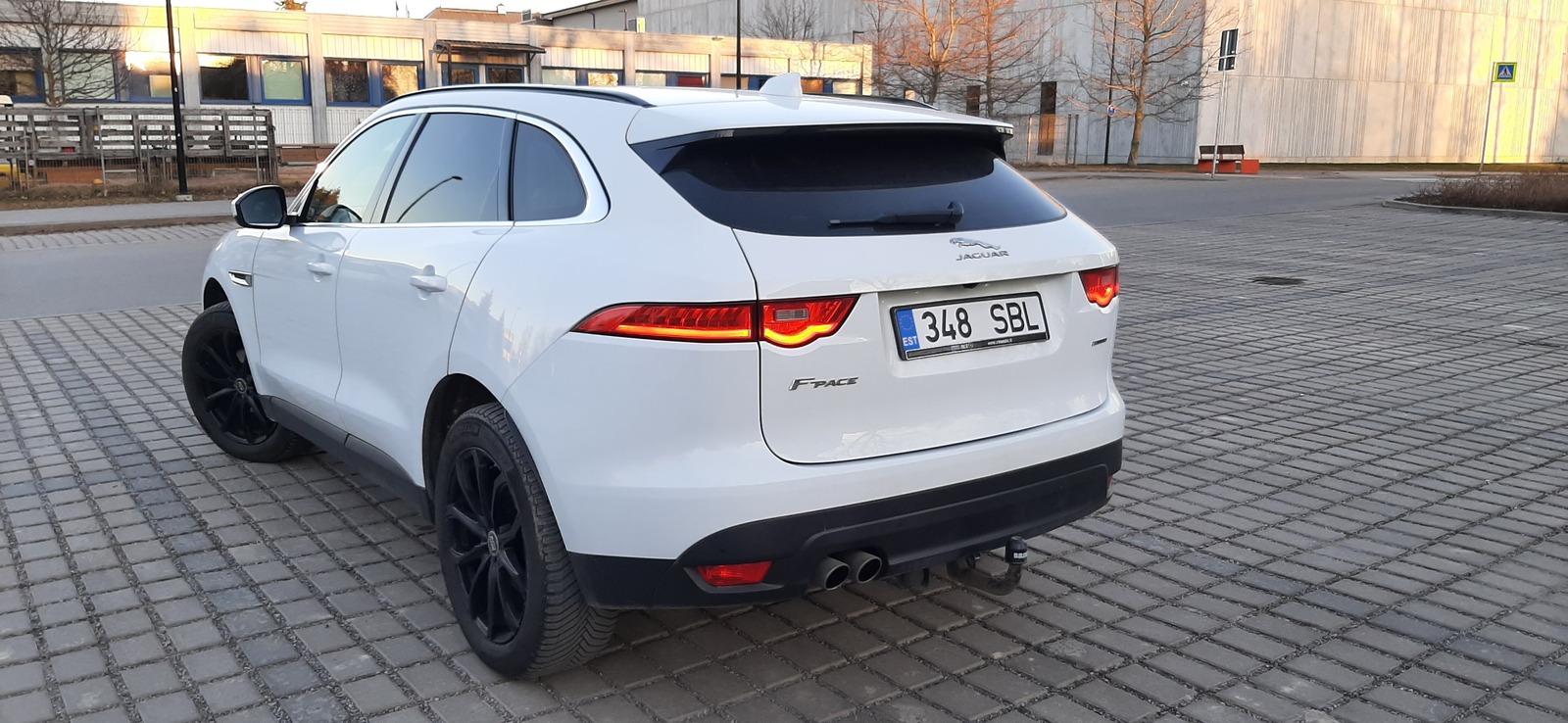 Jaguar F-Pace 2016, kuva 6/10