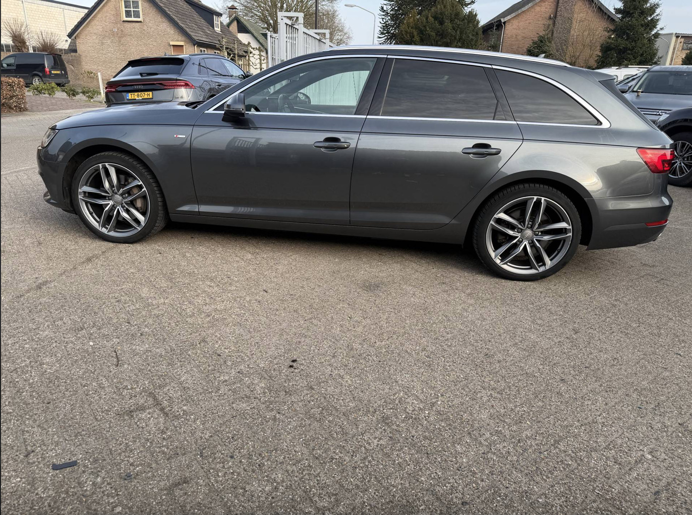 Audi A4 2016, photo 3/12
