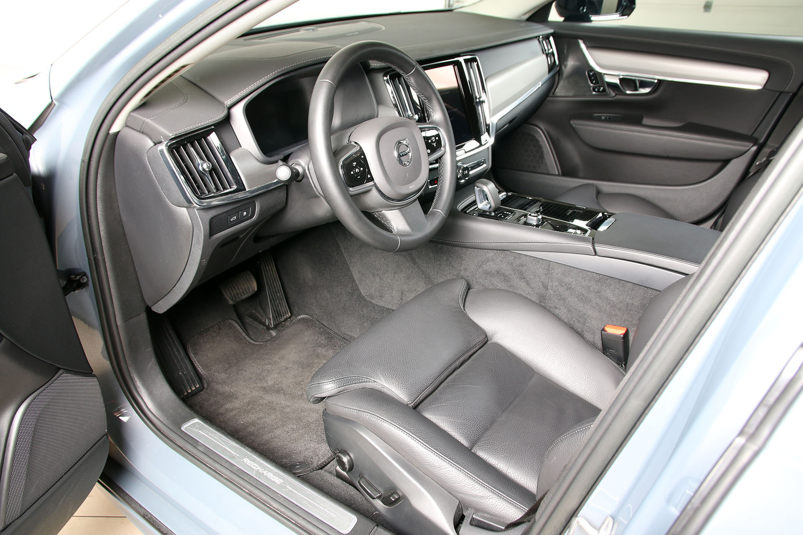 Volvo V90 2023, photo 7/10