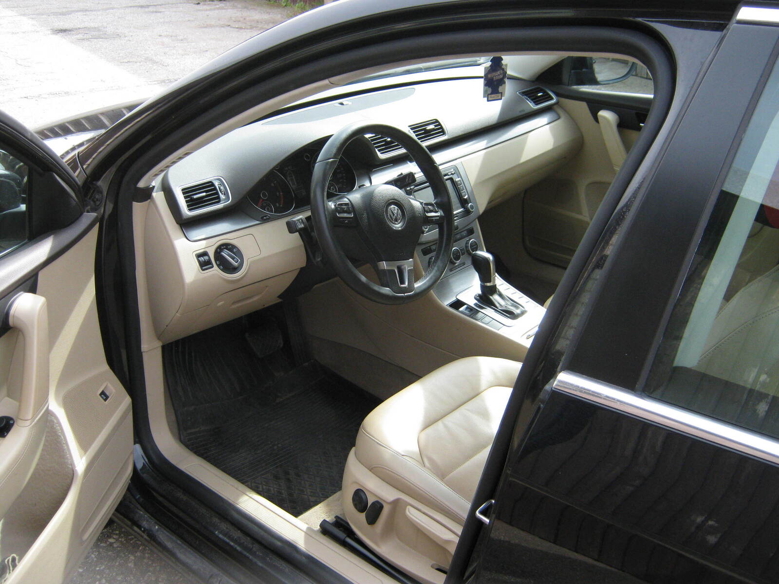 Volkswagen Passat 2013, photo 5/5