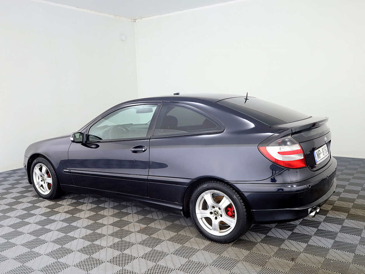 Mercedes-Benz C 220 2004, kuva 4/9