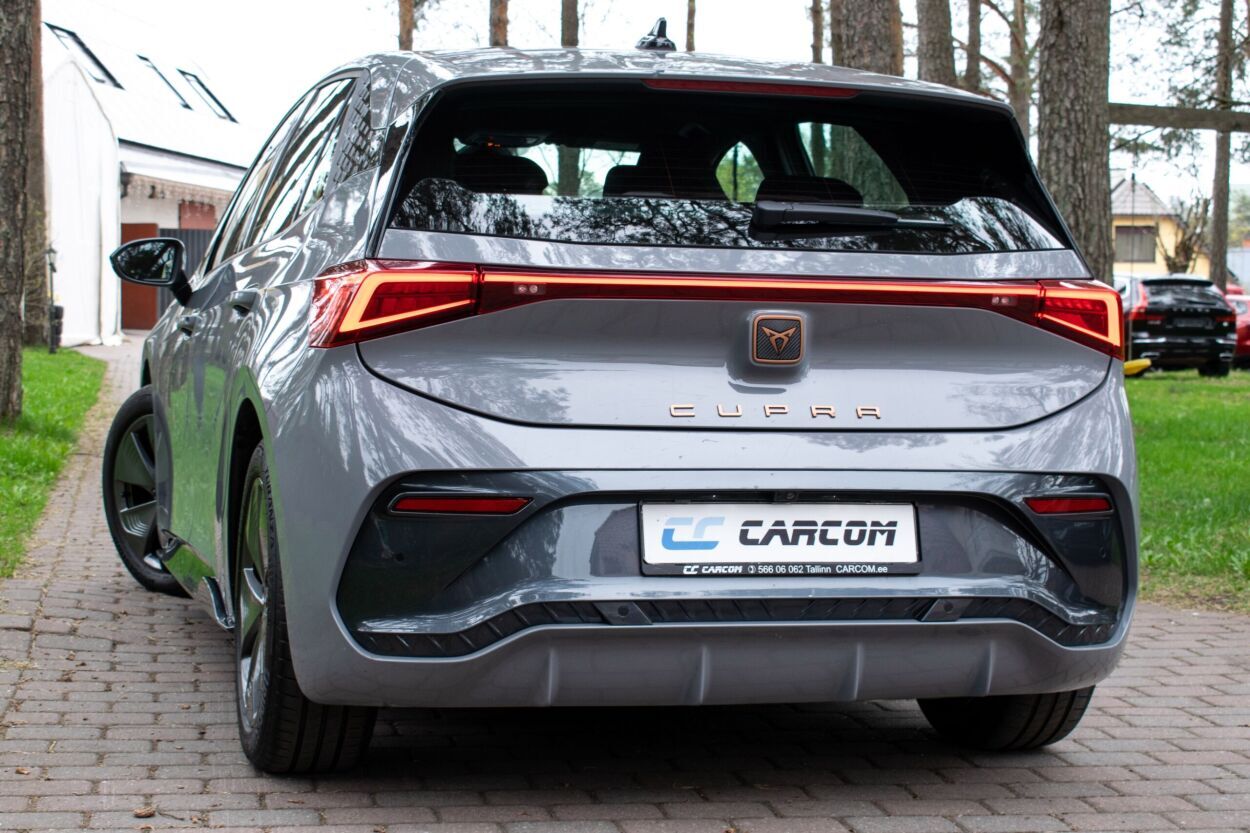 Cupra Born 2023, photo 7/18