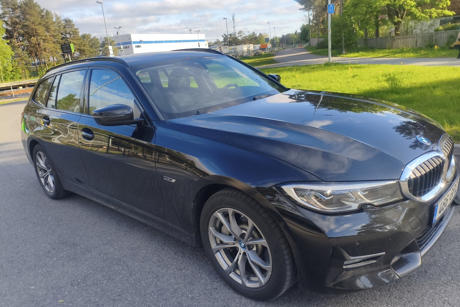BMW 330, 2021, 2.0, 215 kW, подключаемый гибрид (бензин/электричество), автомат, задний привод