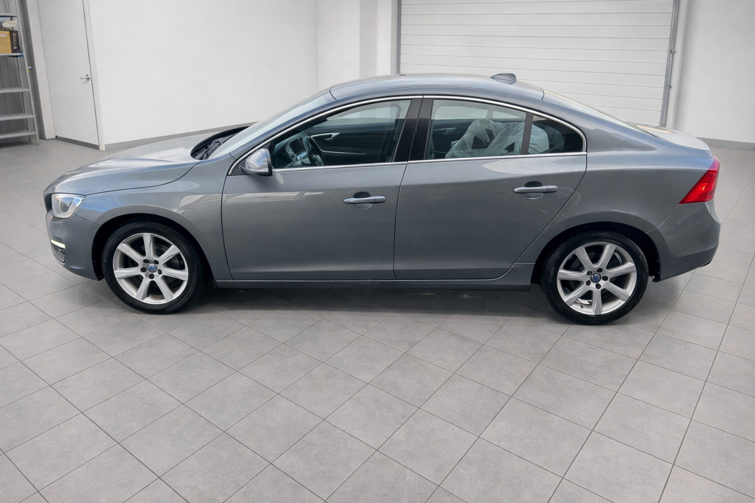 Volvo S60 2.0 Tdi 88kW 2016, photo 7/10
