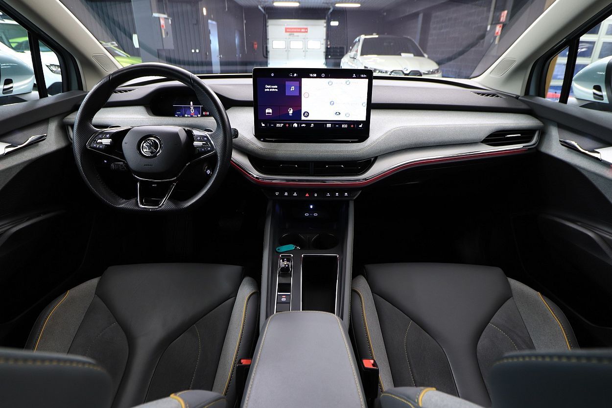 Škoda Enyaq 2021, photo 7/29