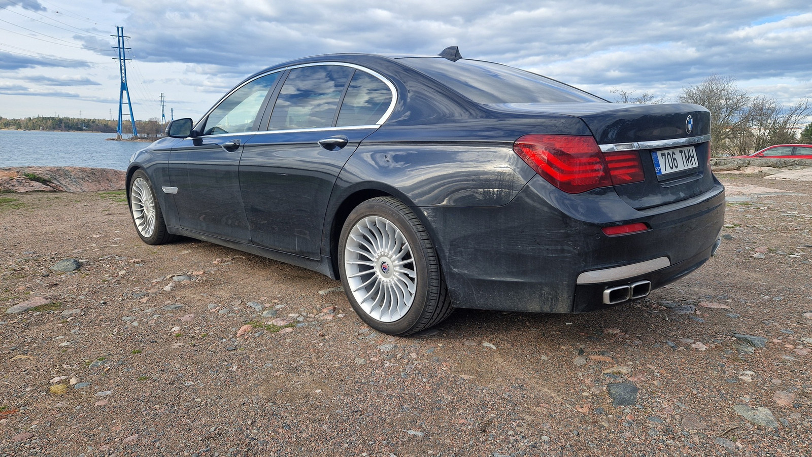 BMW 750 2012, photo 4/17