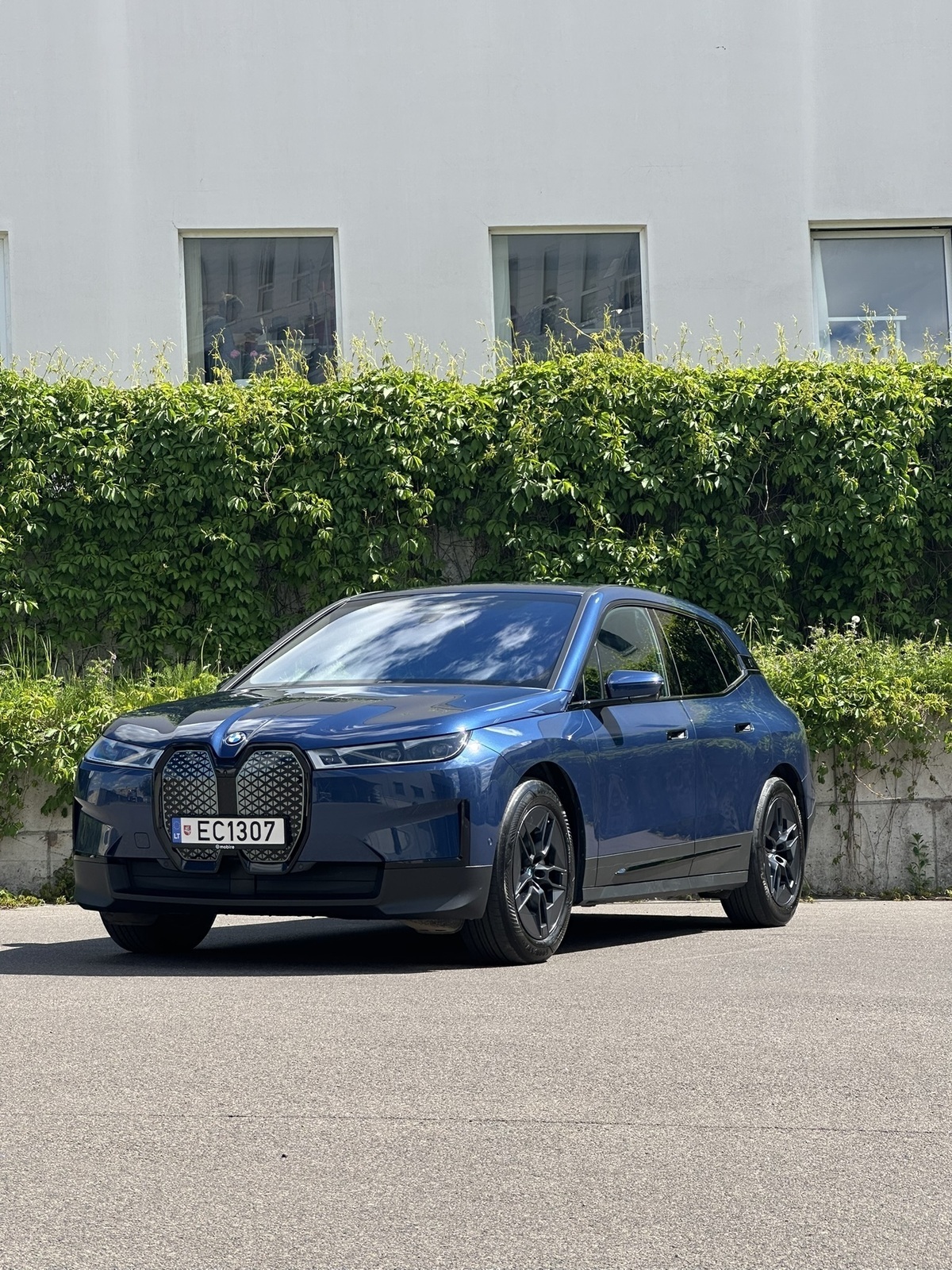 BMW iX