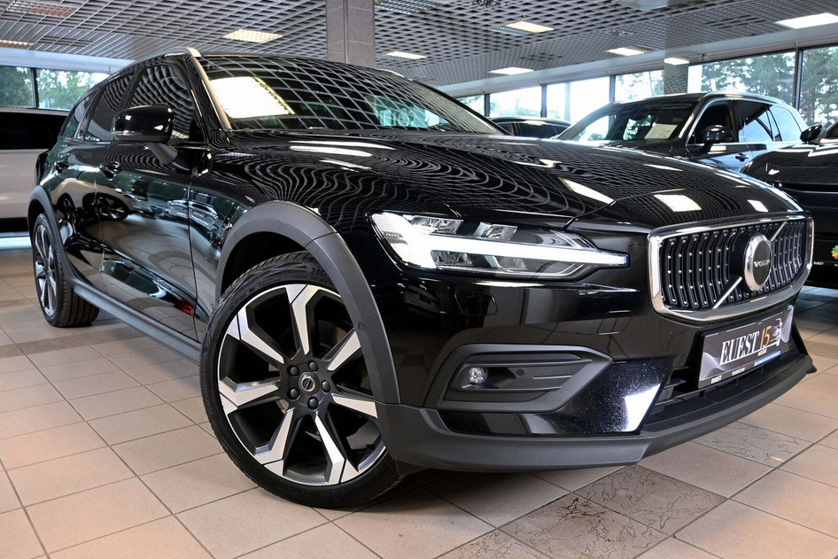 Volvo V60 Cross Country, 2023, 2.0, 145 kW, hybrid (diesel/electric), automatic, four-wheel drive