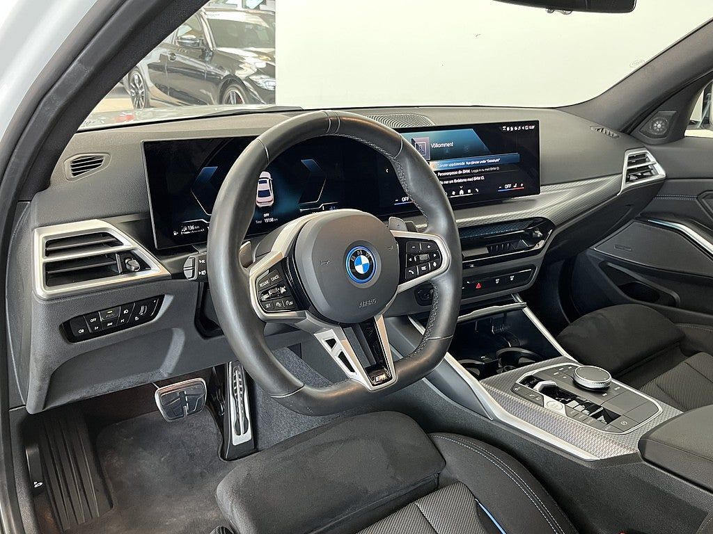 BMW 330 2024, kuva 7/10