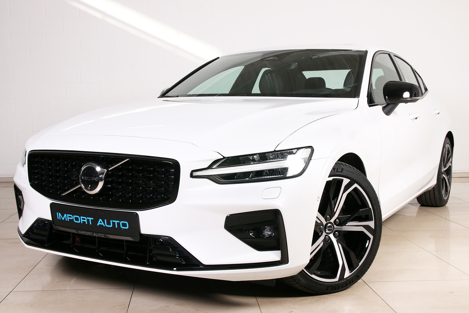 Volvo S60 AWD ULTIMATE DARK INTELLI SAFE PRO MY24 2.0 B5 KERS Mild Hybrid 184kW