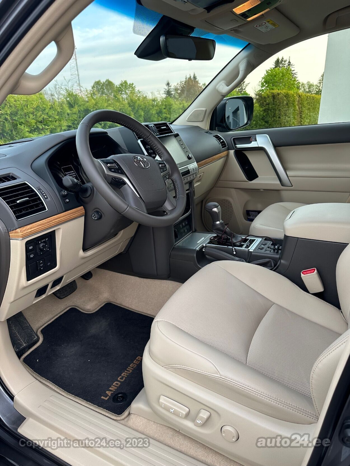 Toyota Land Cruiser 2022, photo 4/6