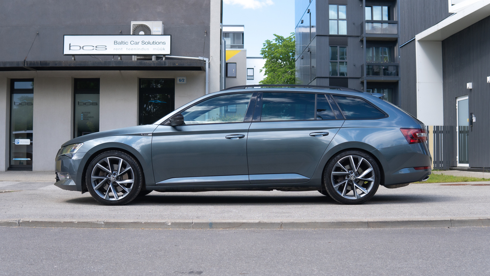 Škoda Superb 2018, photo 4/23