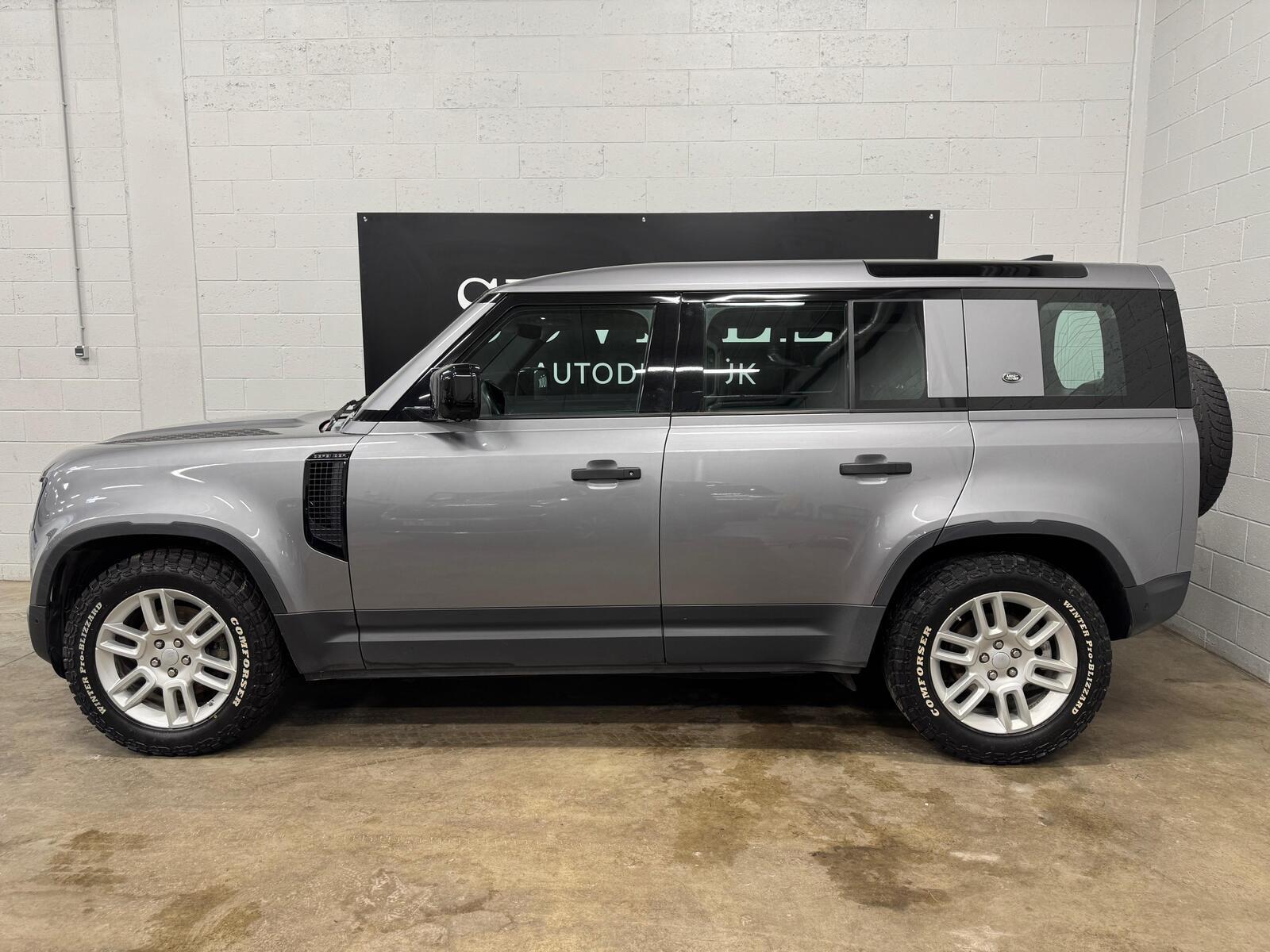 Land Rover Defender 2021, kuva 4/32