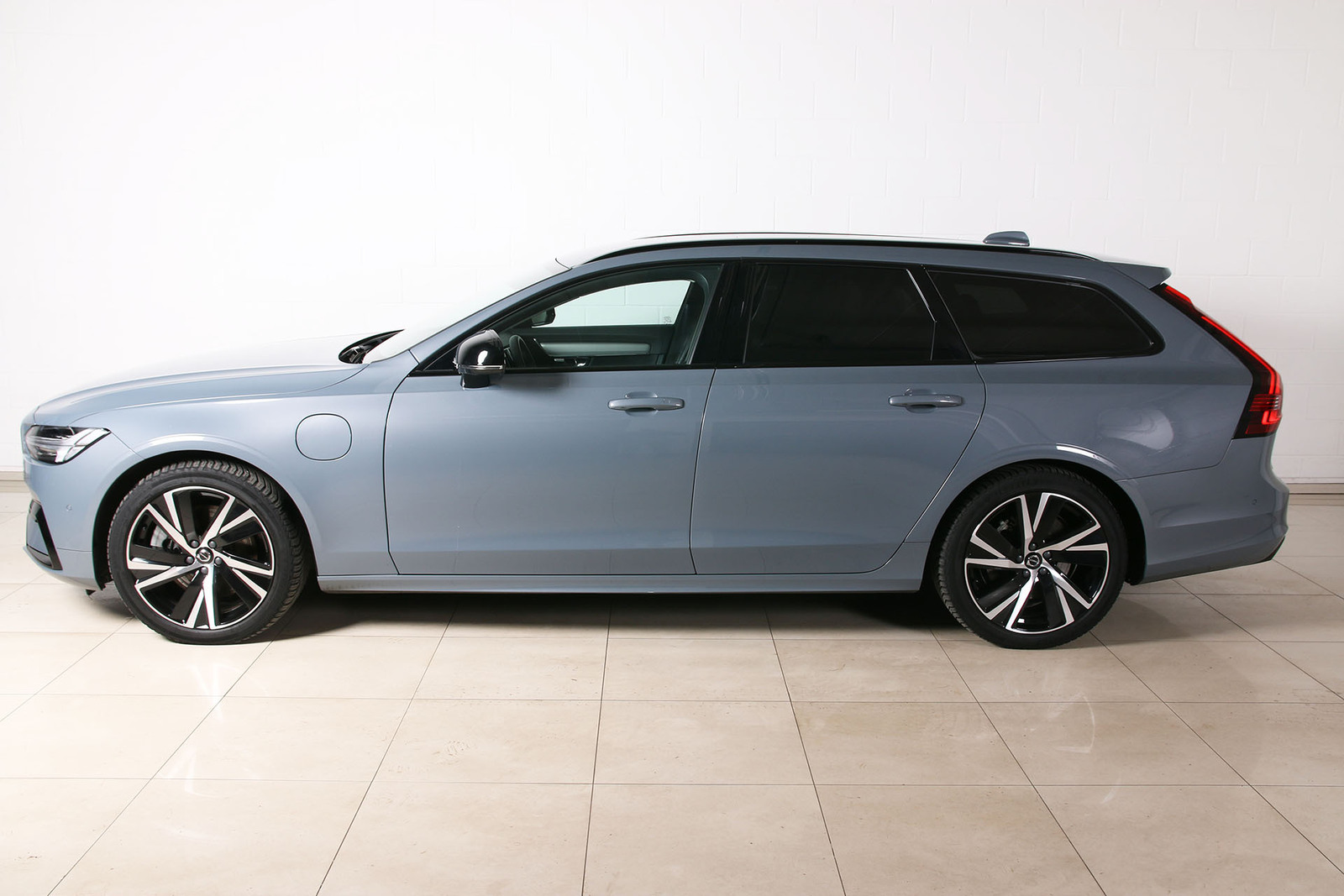 Volvo V90 2023, photo 3/10