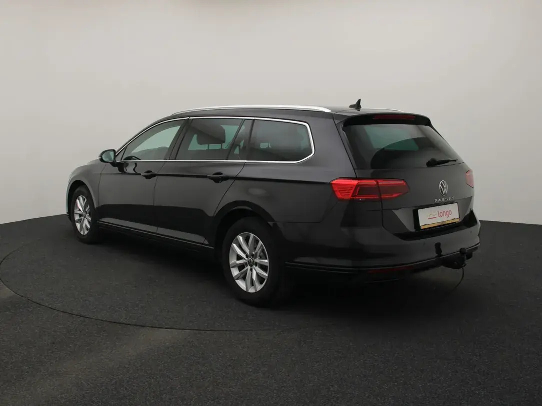 Volkswagen Passat 2021, photo 7/10