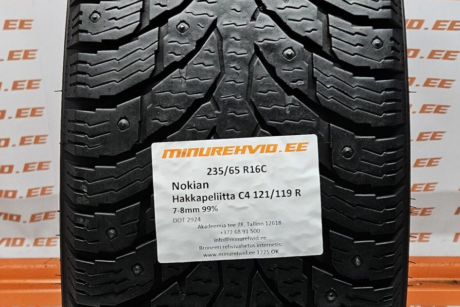 Used studded tire 235/65R16 Nokian Hakkapeliitta C4 121/119 R