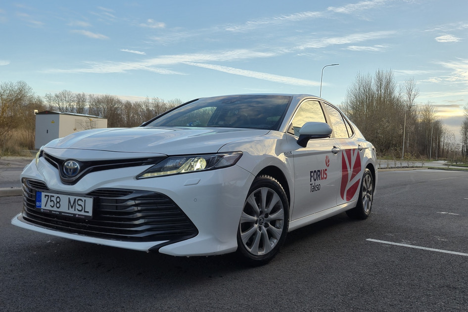Toyota Camry, 2019, 2.5, 131 kW, hybrid (petrol/electric), automatic, front-wheel drive