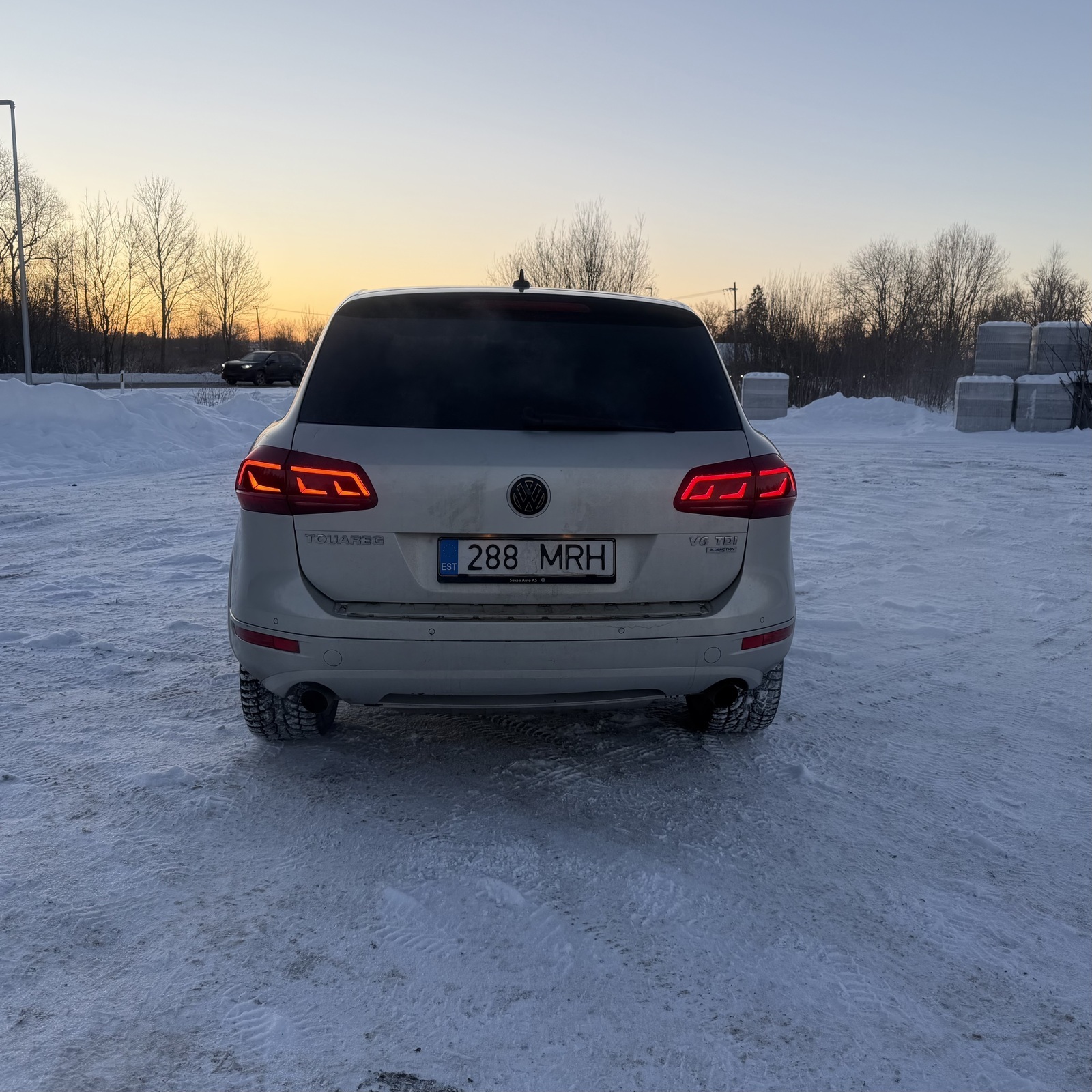Volkswagen Touareg 2011, kuva 3/12