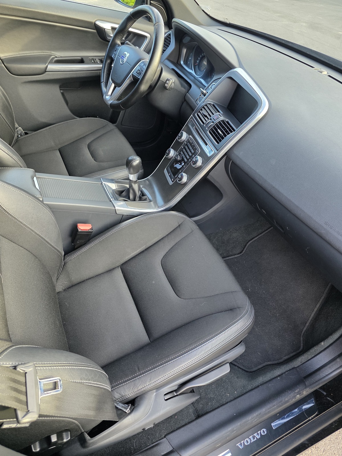 Volvo XC60 2016, photo 7/10