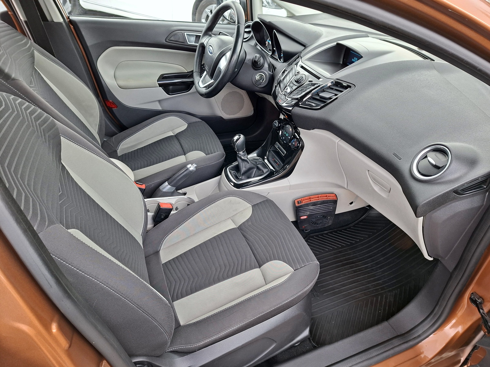 Ford Fiesta 1.0 59kW 2013, photo 6/10