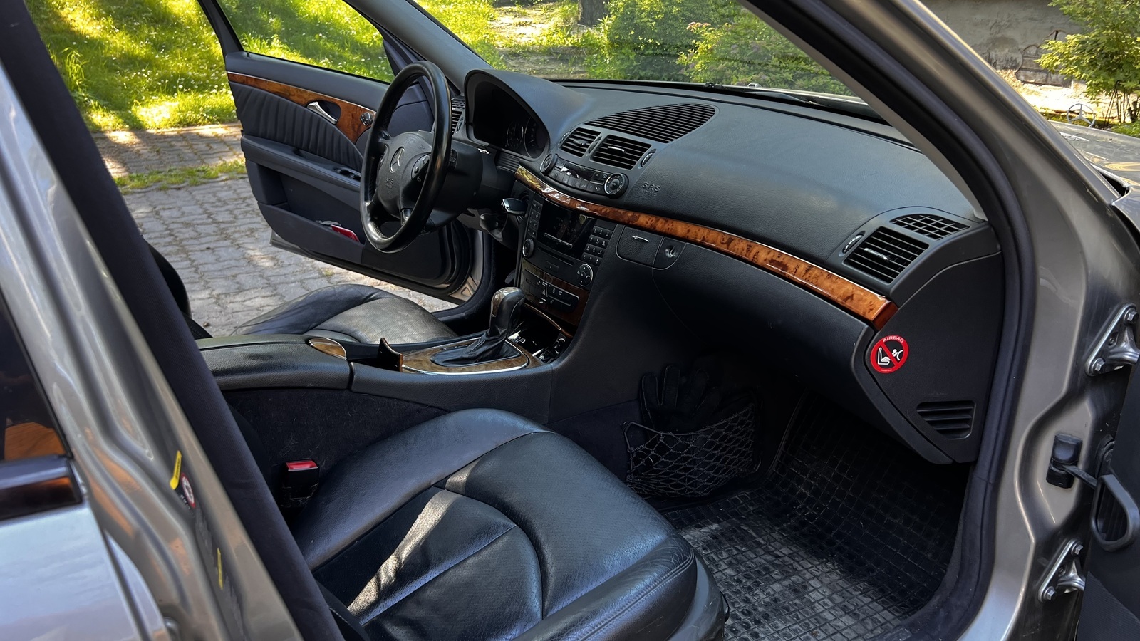 Mercedes-Benz E 220 2004, kuva 6/9