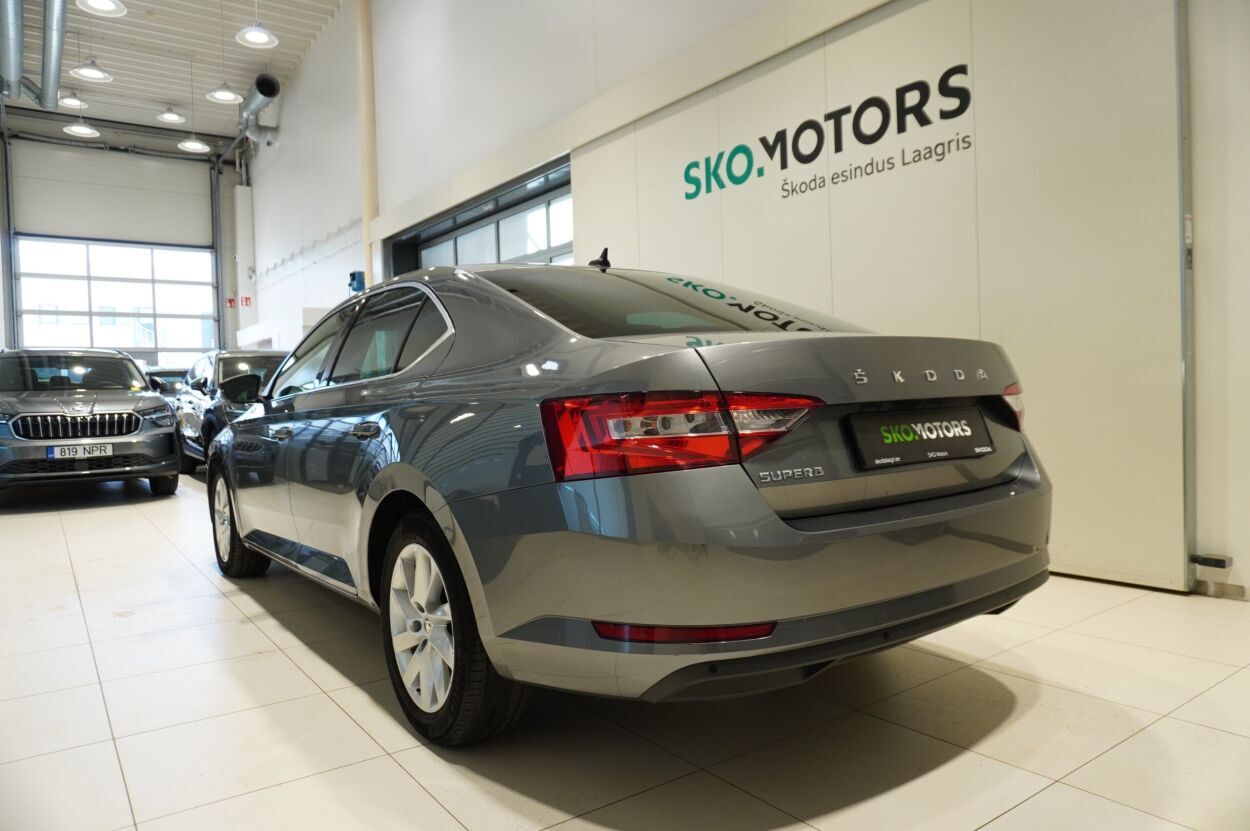 Škoda Superb 2022, kuva 2/10