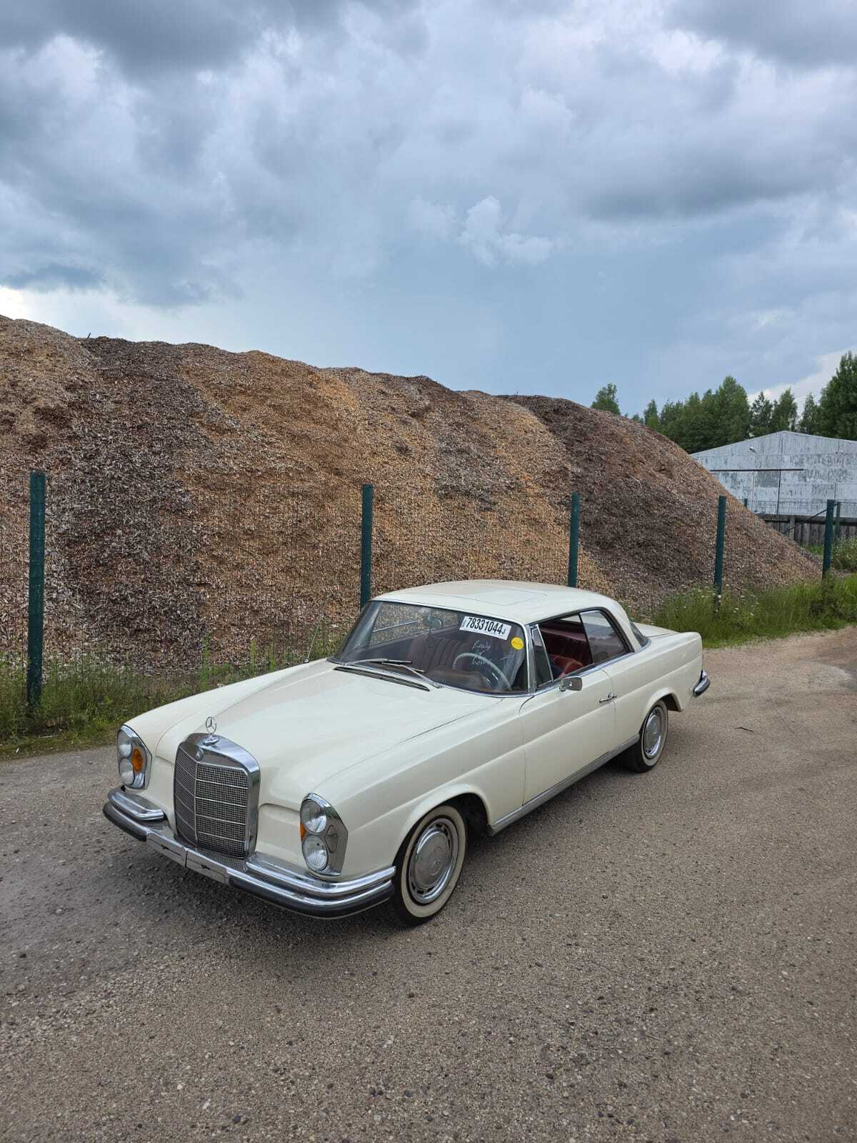 Mercedes-Benz 220 M127 1963, kuva 2/11