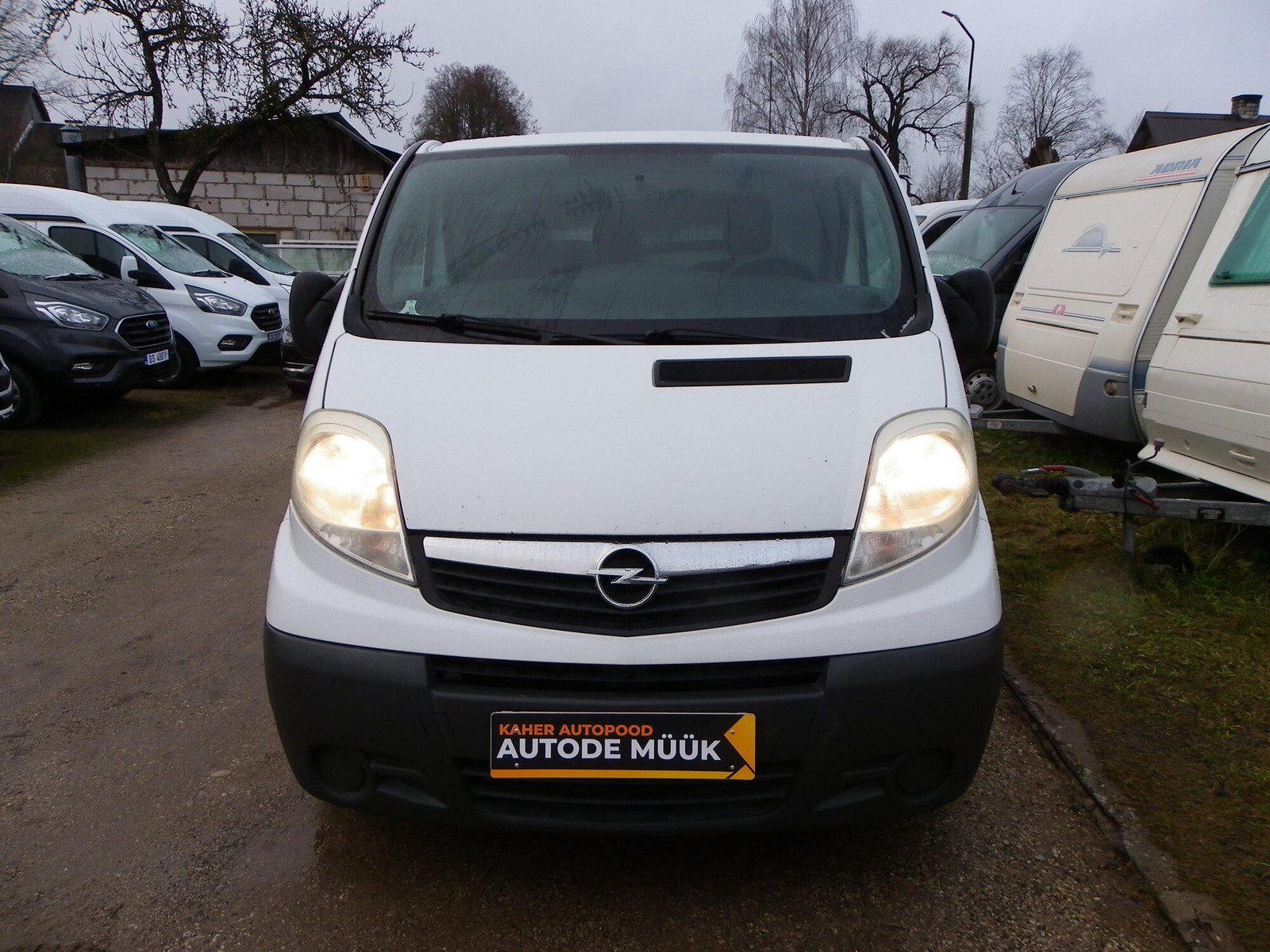 Opel Vivaro LONG 2011, photo 2/17