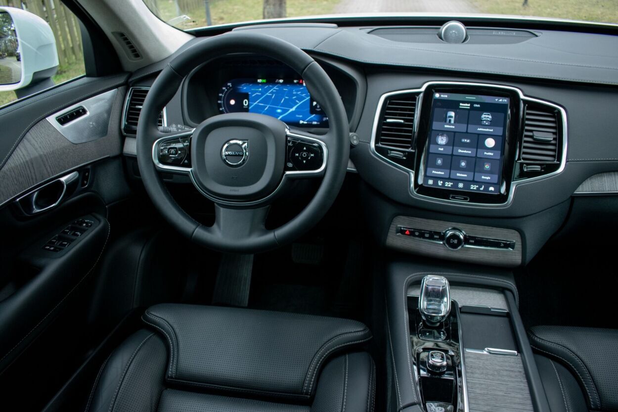 Volvo XC90 2023, photo 3/20