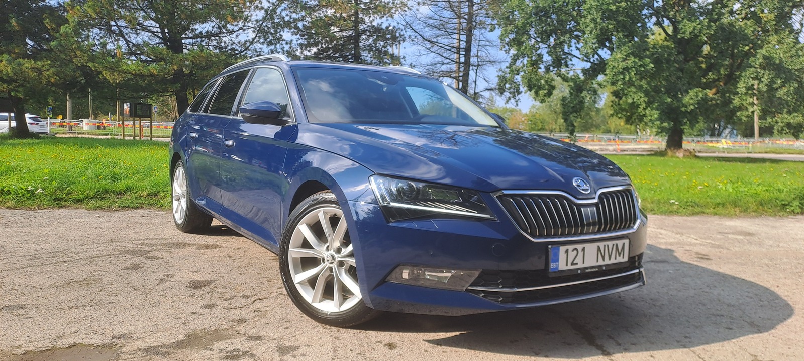 Škoda Superb 2016, photo 7/11
