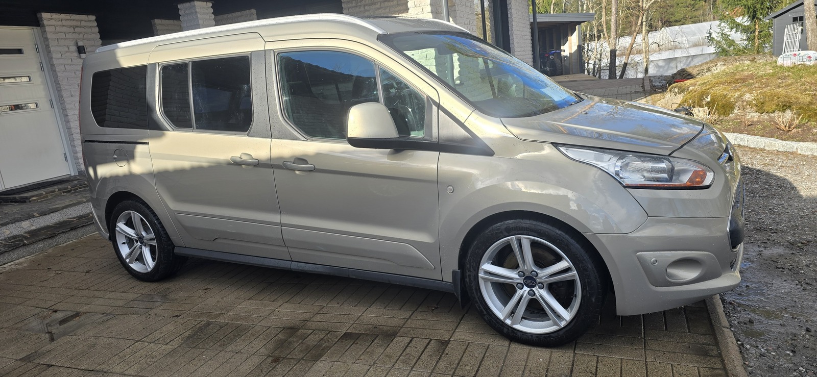 Ford Tourneo Connect 2015, photo 3/19