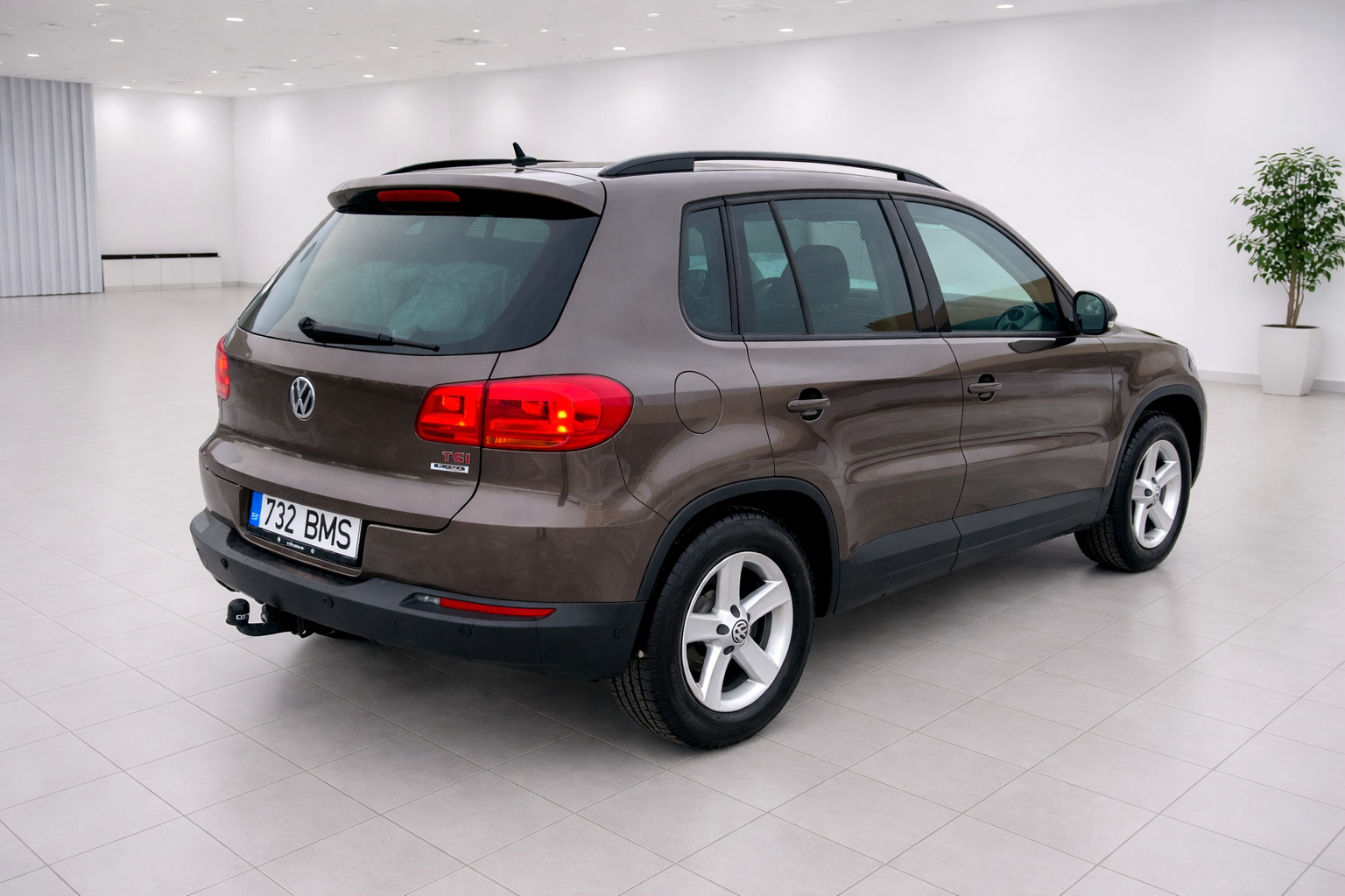 Volkswagen Tiguan 2015, kuva 6/10