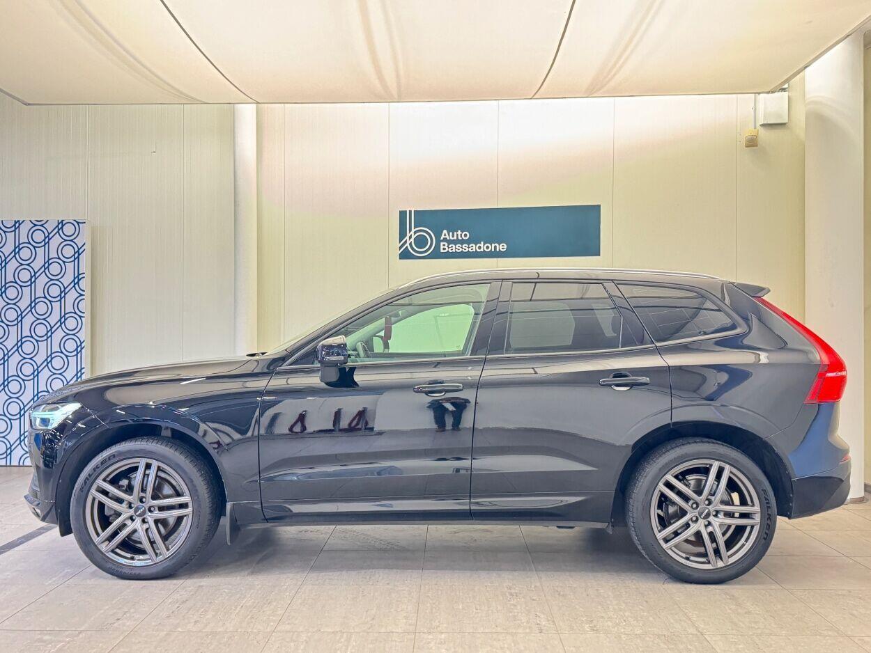 Volvo XC60 2019, photo 4/25