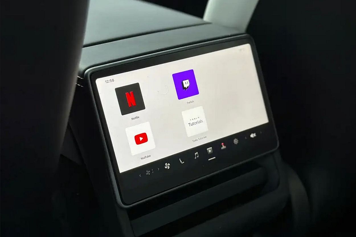 Tesla Model Y 2025, photo 4/6